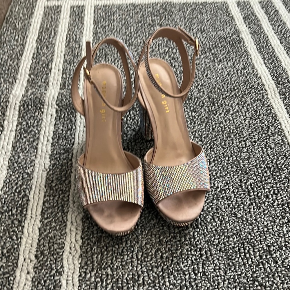 Iridescent heels